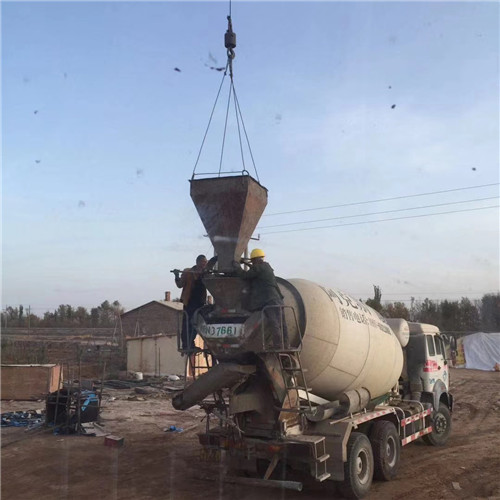 乃东区“精准瞄准”—— 吊车的 “定位导航” 技术