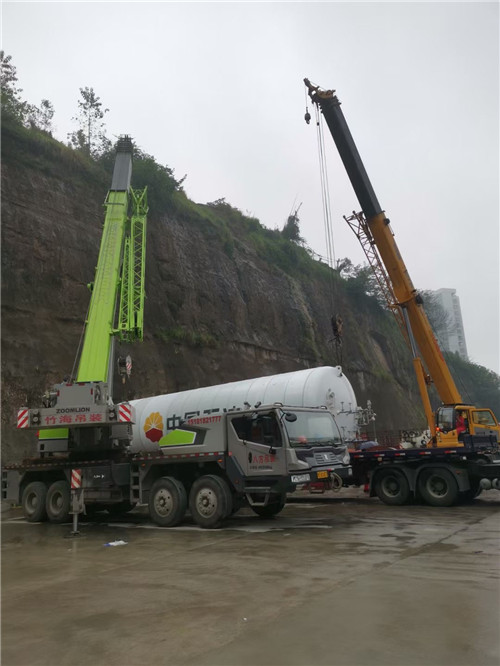 乃东区“不怕风雨冻”—— 吊车的 “恶劣环境适应” 技术